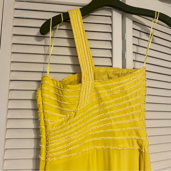 Caché Yellow Gown with beading - Size 4 NWOT - Picture 3 of 4